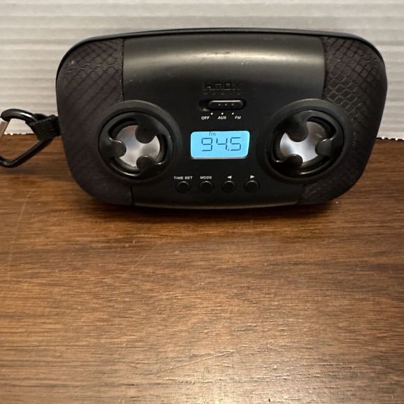 HMDX Audio Radio Speaker Portable Speaker w/ Storage Case for MP3 iPOD Aux Jack - Picture 1 of 9